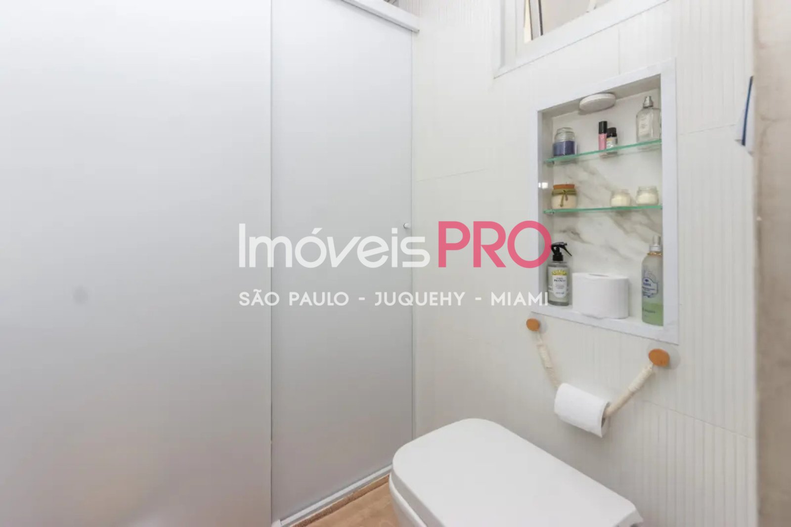 Foto :: IP40535