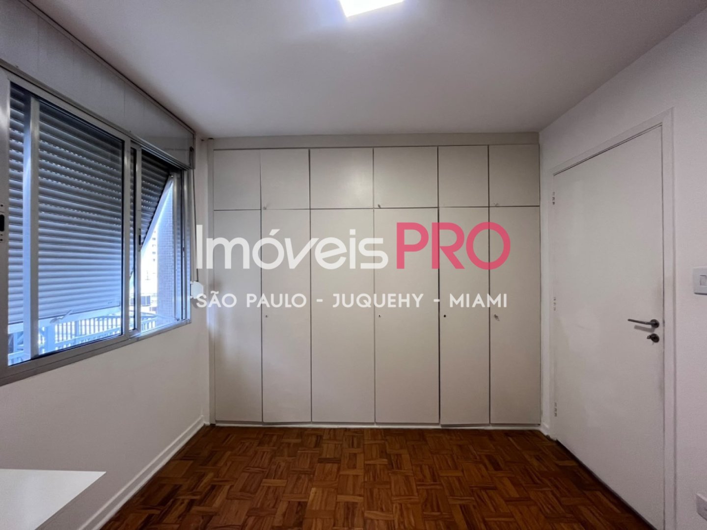 Foto :: https://assets.imoveispro.com.br/thumb/IP40540/apartamento-venda-moema_IP40540_11_1920x1080.jpg?