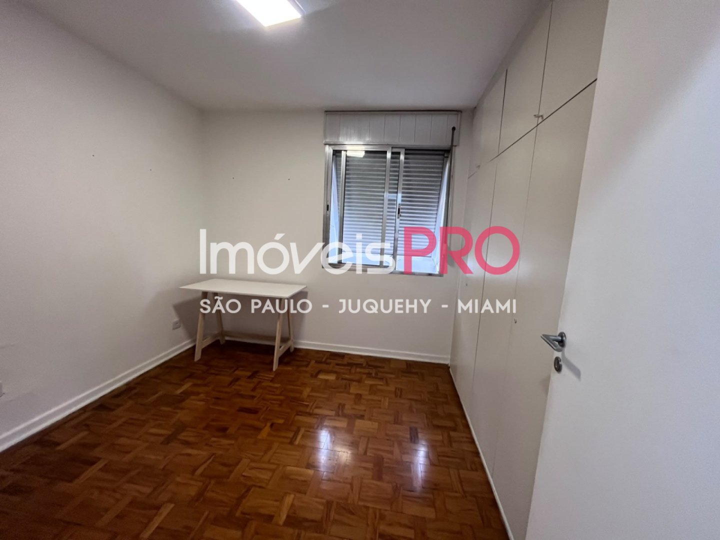 Foto :: IP40540