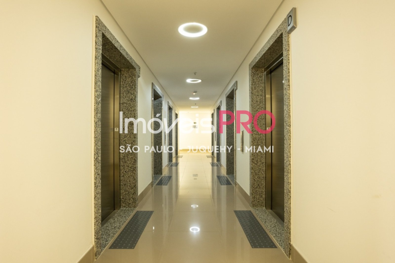 Foto :: IP40547