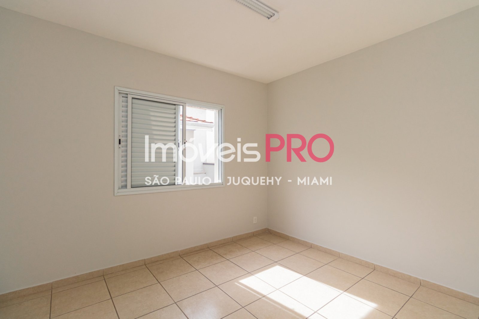 Foto :: https://assets.imoveispro.com.br/thumb/IP40549/casa-venda-campo-belo_IP40549_23_1920x1080.jpg?