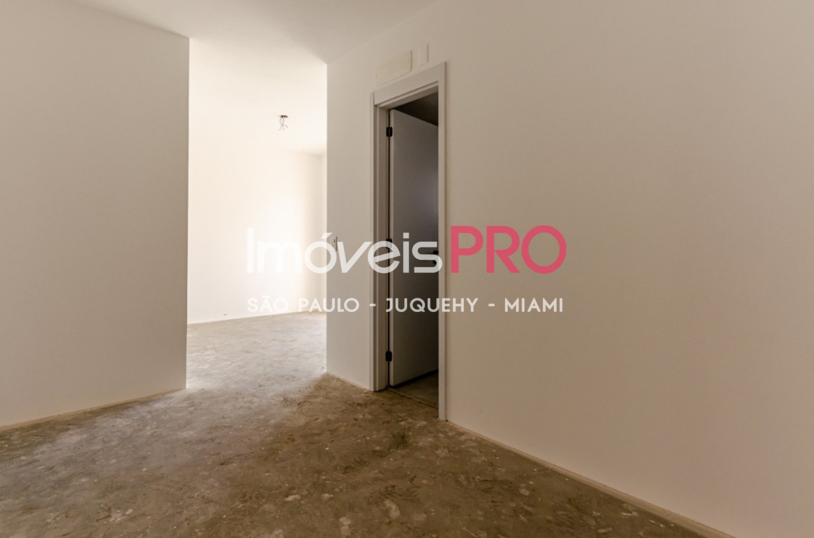Foto :: IP40563