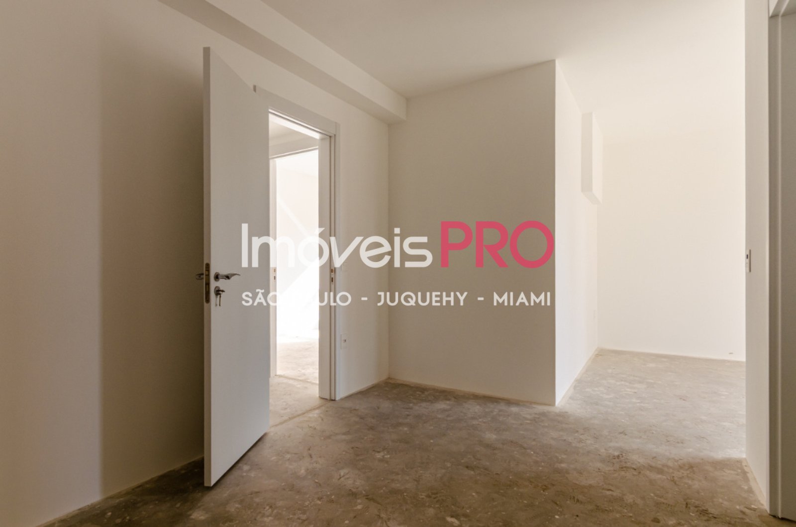 Foto :: IP40563