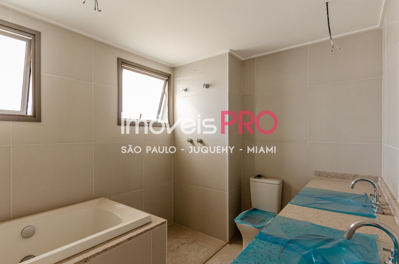 Foto :: IP40563