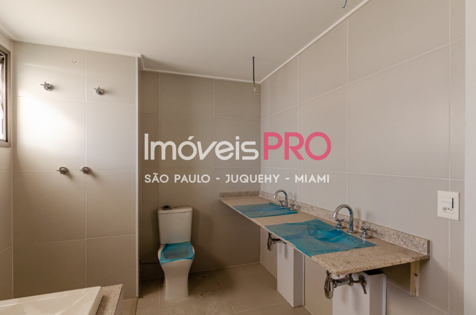 Foto :: IP40563