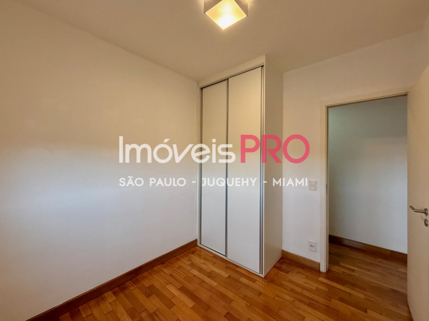 Foto :: IP40565