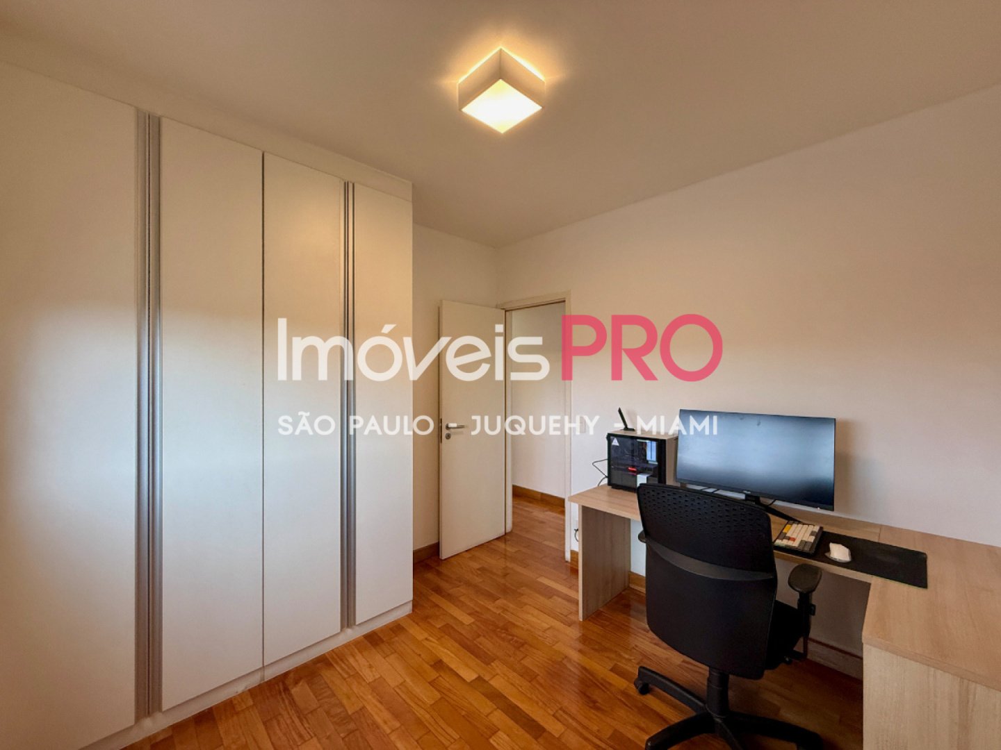 Foto :: IP40565
