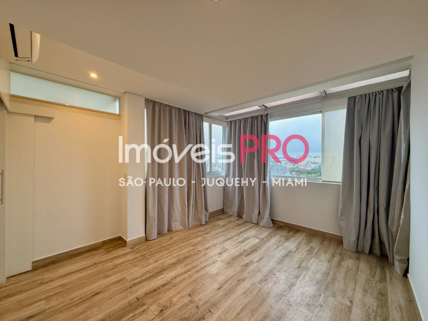 Foto :: https://assets.imoveispro.com.br/thumb/IP40565/cobertura-venda-campo-belo_IP40565_65_1920x1080.jpg?