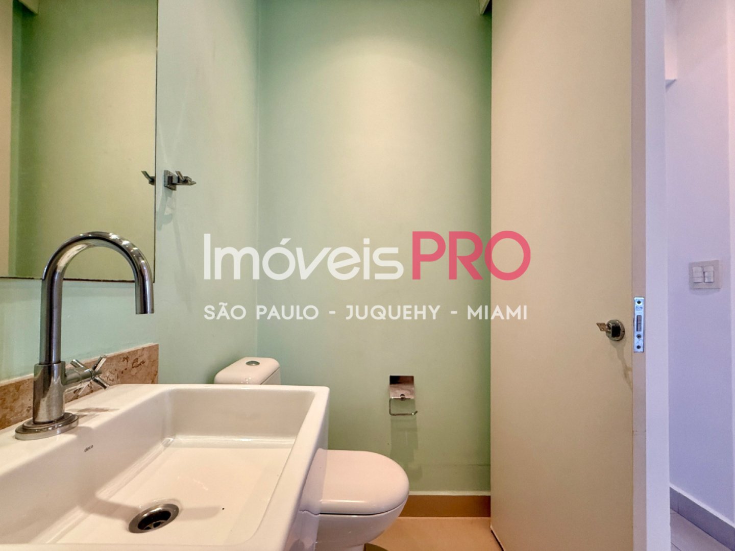 Foto :: IP40565