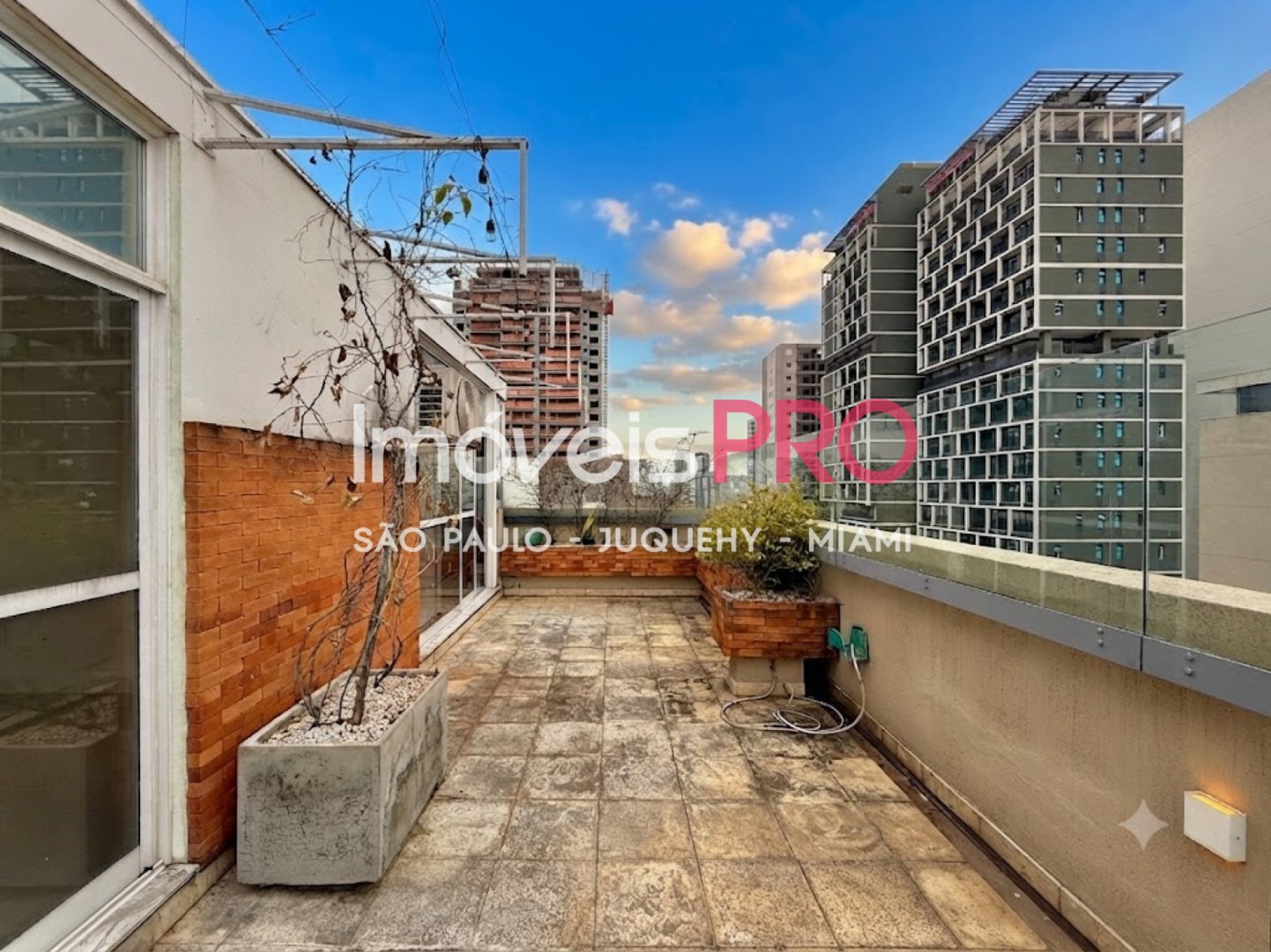 Foto :: https://assets.imoveispro.com.br/thumb/IP40565/cobertura-venda-campo-belo_IP40565_89_1920x1080.jpg?
