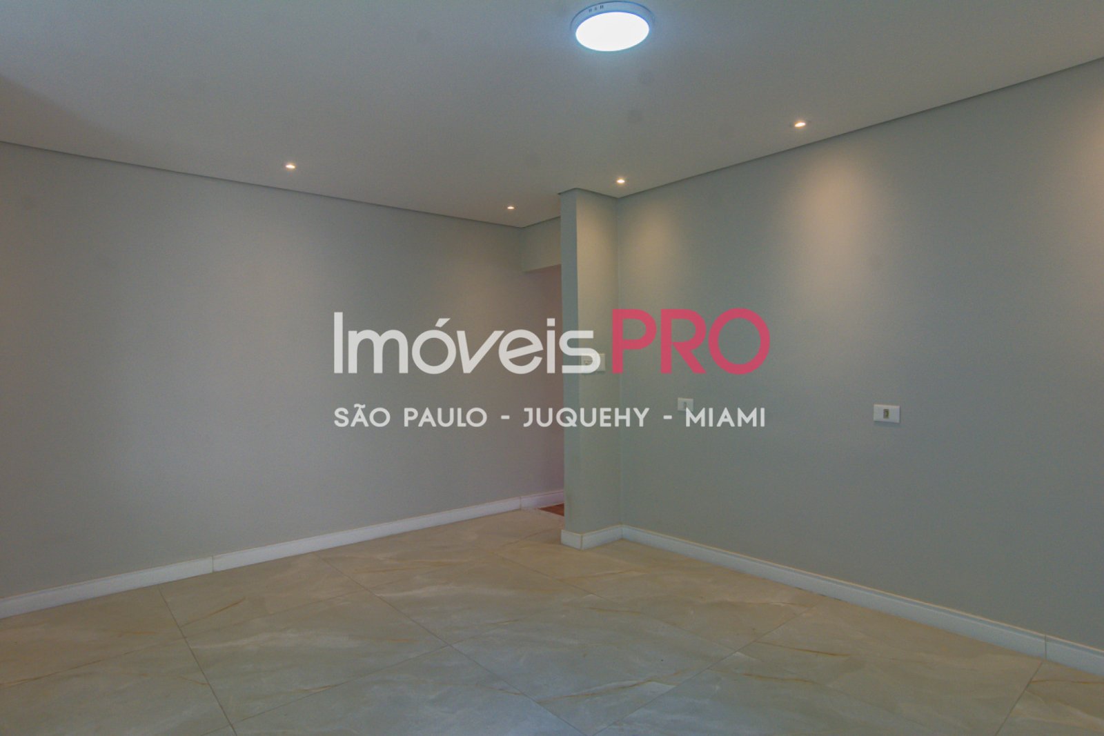 Foto :: IP40566