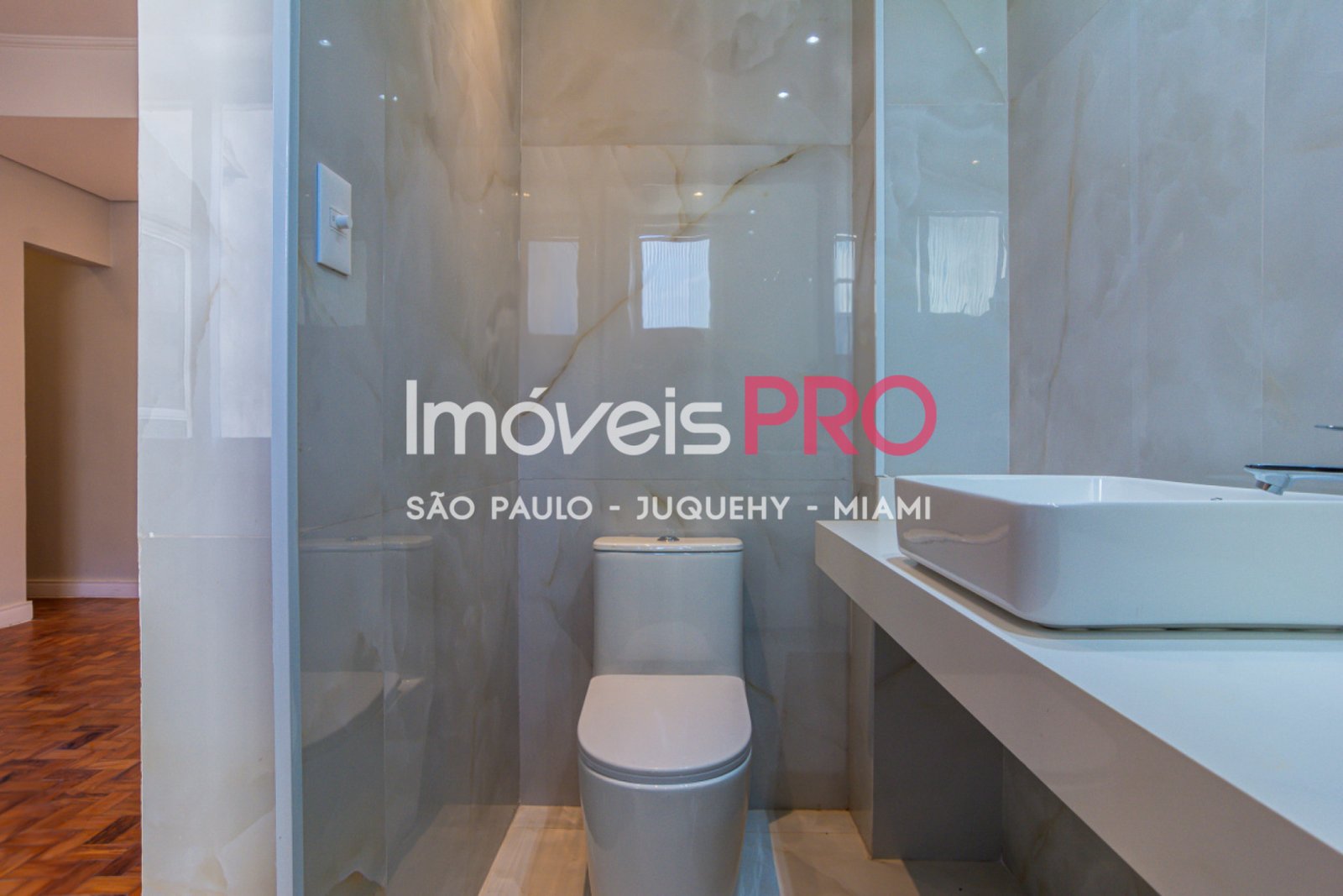 Foto :: IP40566