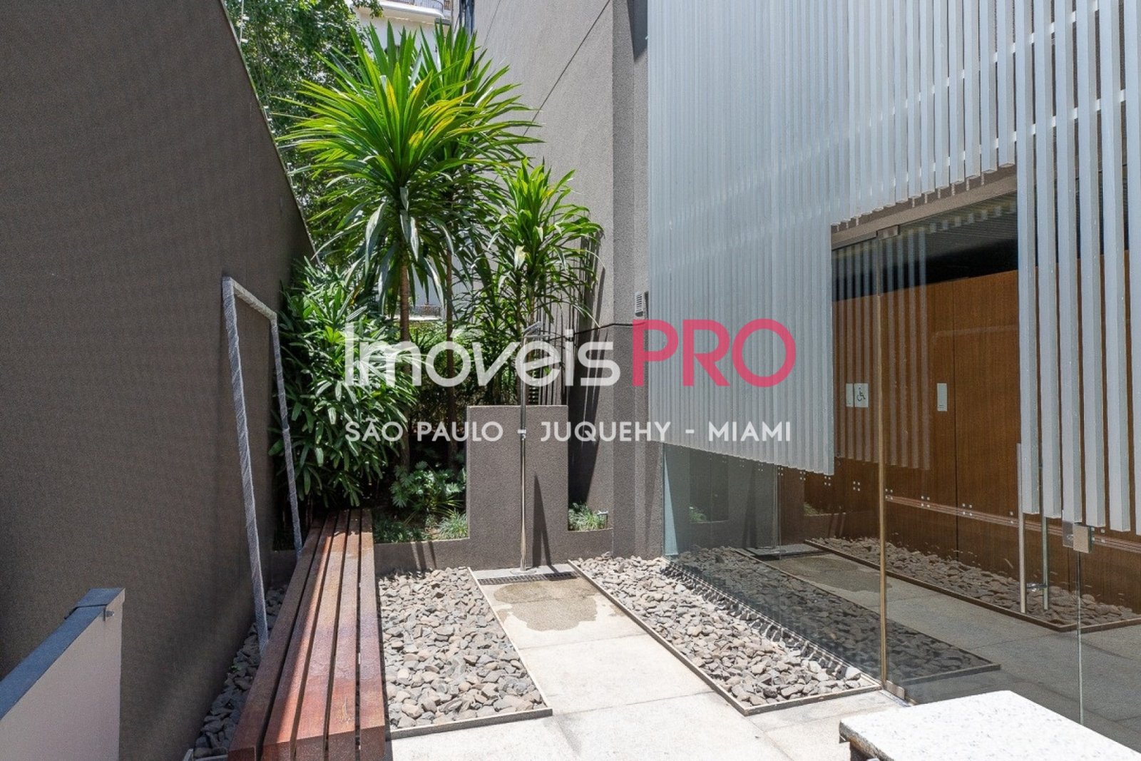 Foto :: https://assets.imoveispro.com.br/thumb/IP40569/apartamento-venda-moema_IP40569_11_1920x1080.jpg?