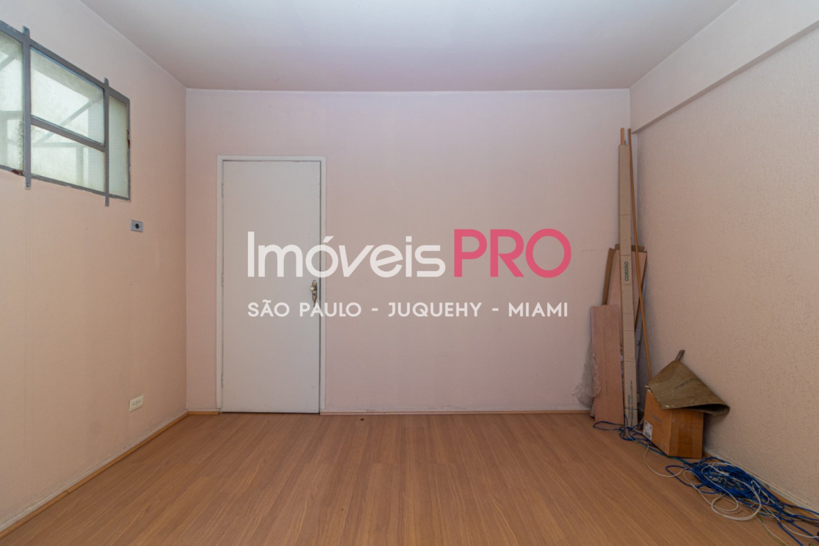 Foto :: IP40573