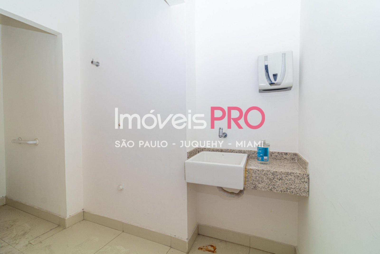 Foto :: https://assets.imoveispro.com.br/thumb/IP40573/predio-venda-liberdade_IP40573_53_1920x1080.jpg?