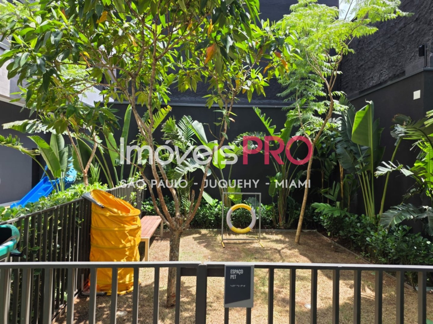 Foto :: IP40575