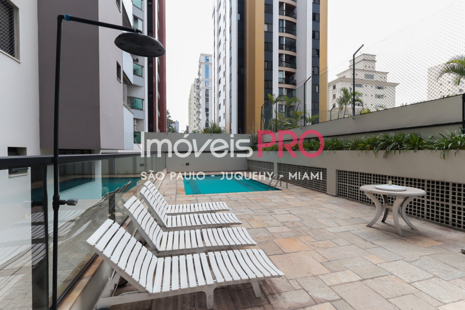 Foto :: https://assets.imoveispro.com.br/thumb/IP40585/apartamento-venda-moema_IP40585_35_1920x1080.jpg?