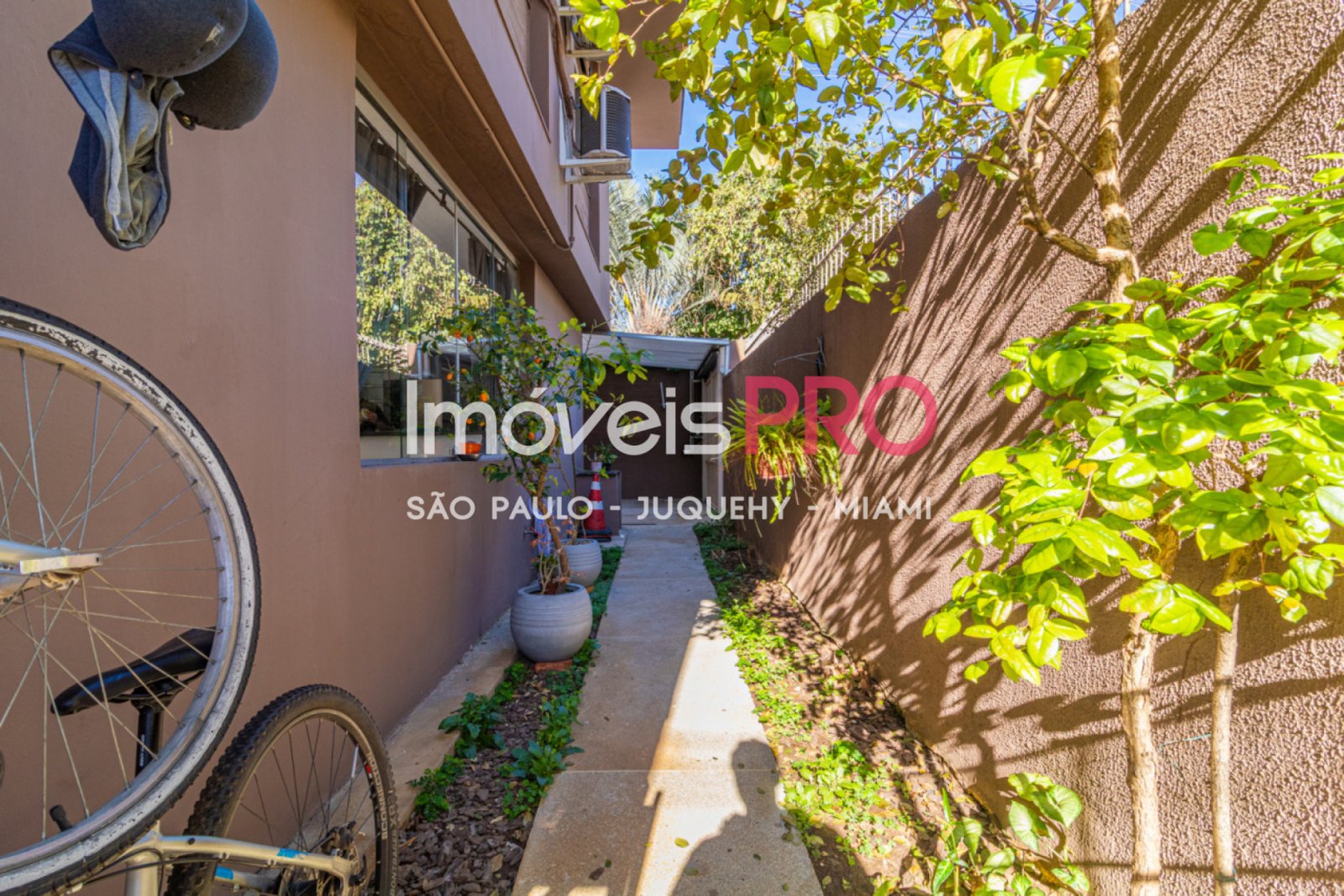 Foto :: https://assets.imoveispro.com.br/thumb/IP40595/casa-venda-brooklin-novo_IP40595_35_1920x1080.jpg?