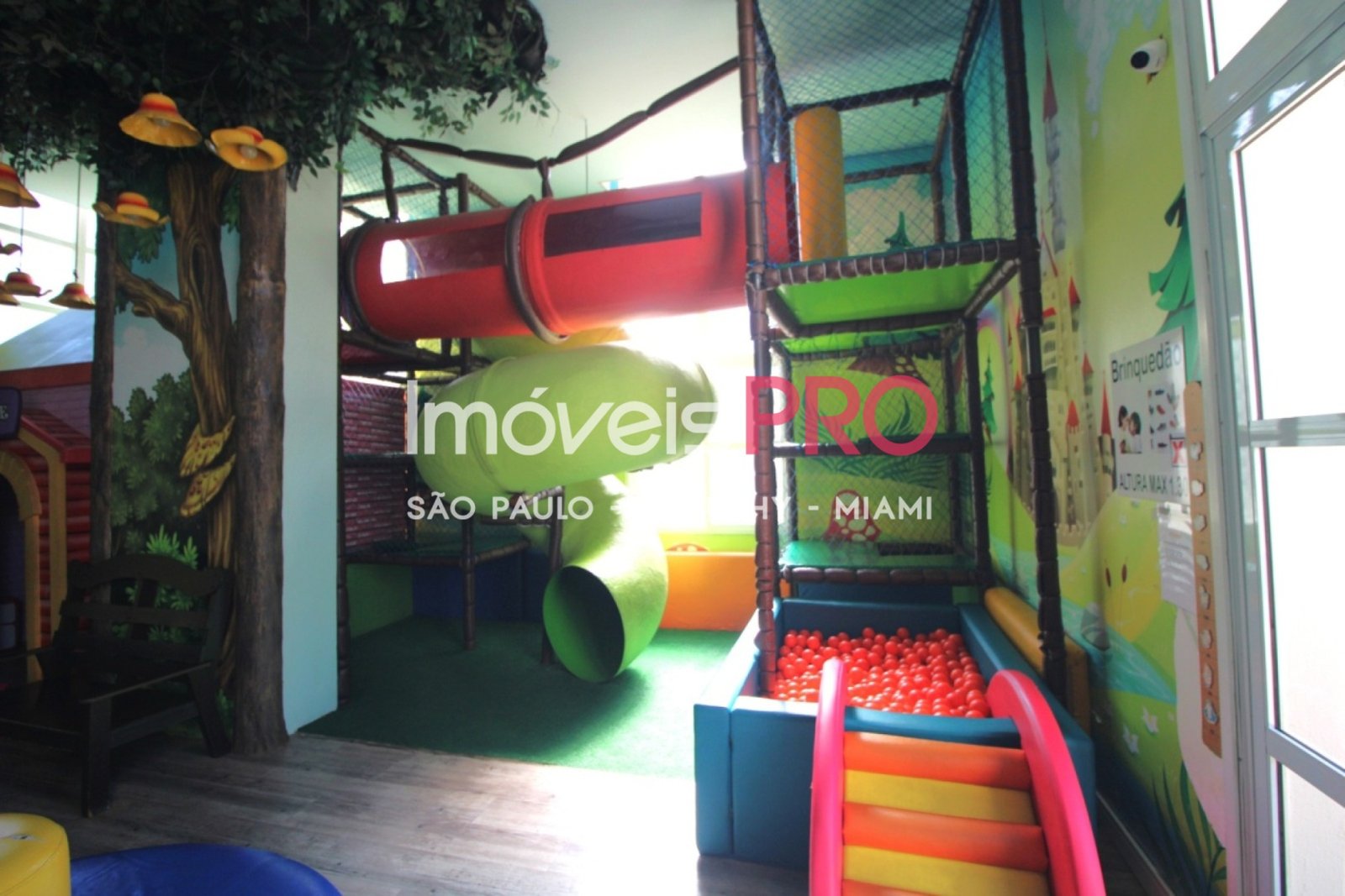 Foto :: https://assets.imoveispro.com.br/thumb/IP40596/apartamento-venda-santo-amaro_IP40596_41_1920x1080.jpg?