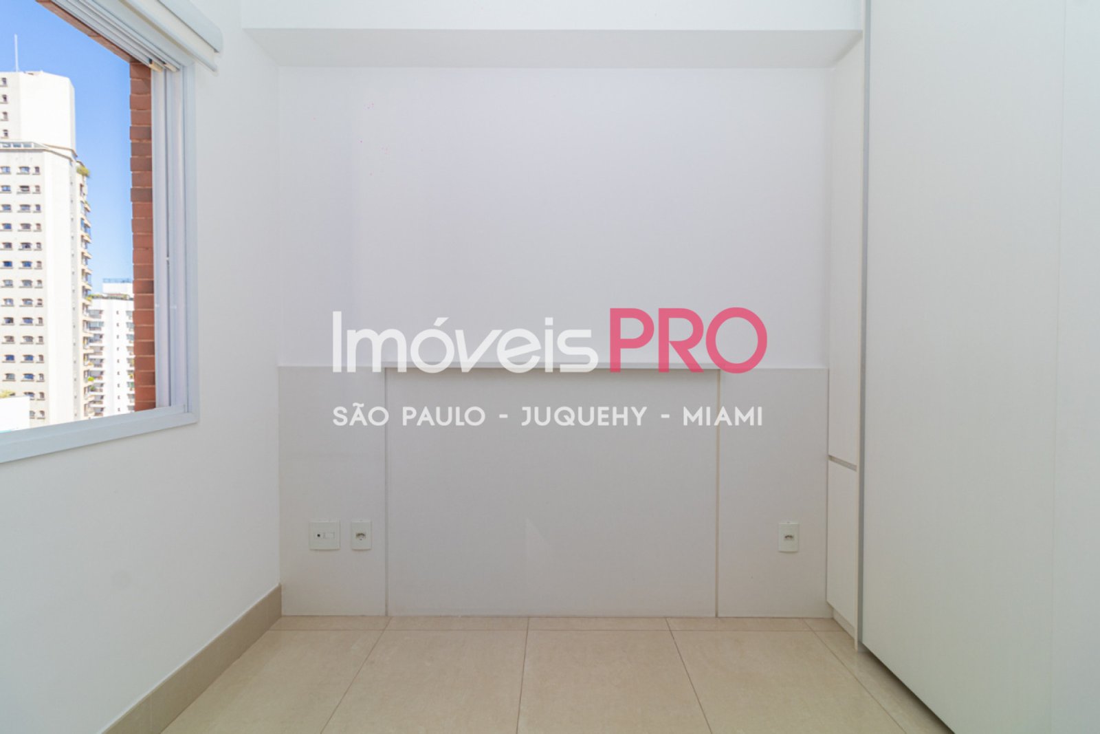 Foto :: IP40599