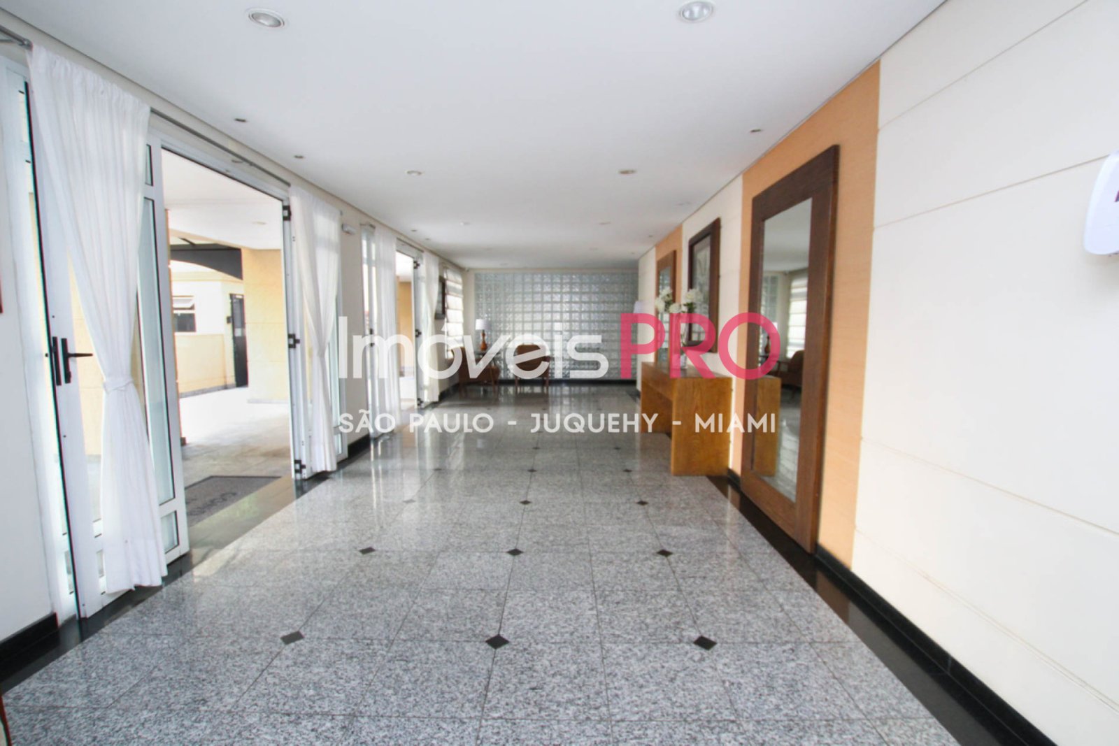 Foto :: https://assets.imoveispro.com.br/thumb/IP40602/apartamento-venda-moema-passaros_IP40602_11_1920x1080.jpg?