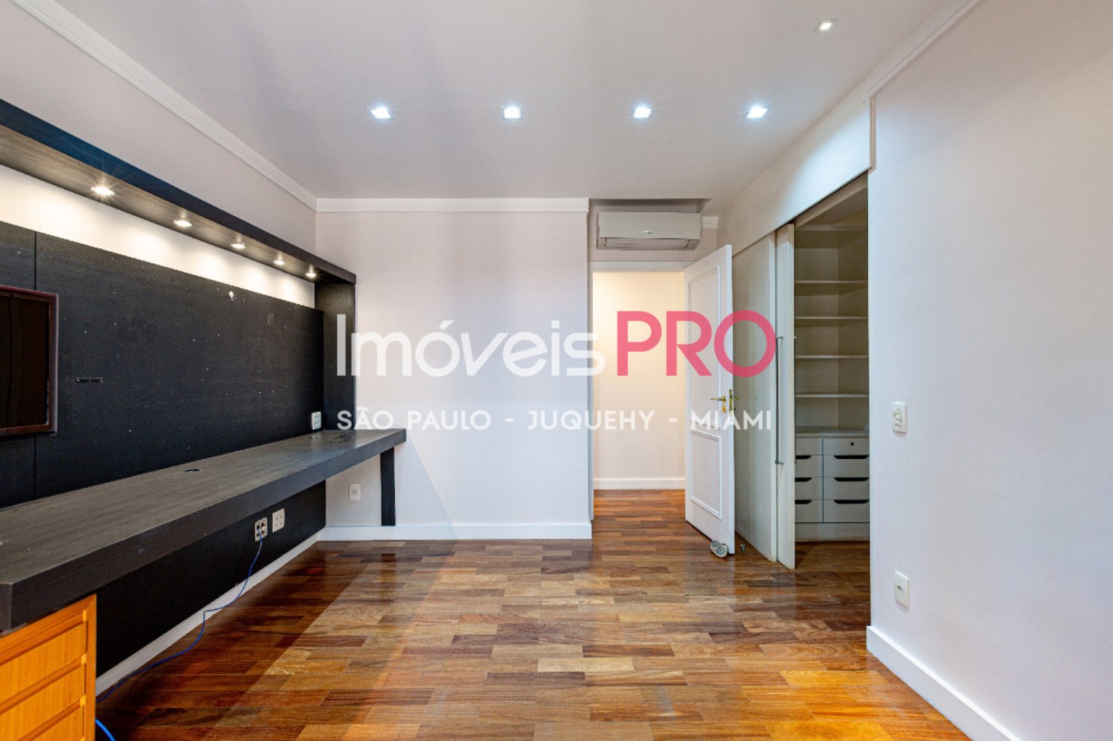 Foto :: https://assets.imoveispro.com.br/thumb/IP40609/condominio-venda-alto-de-pinheiros_IP40609_17_1920x1080.jpg?