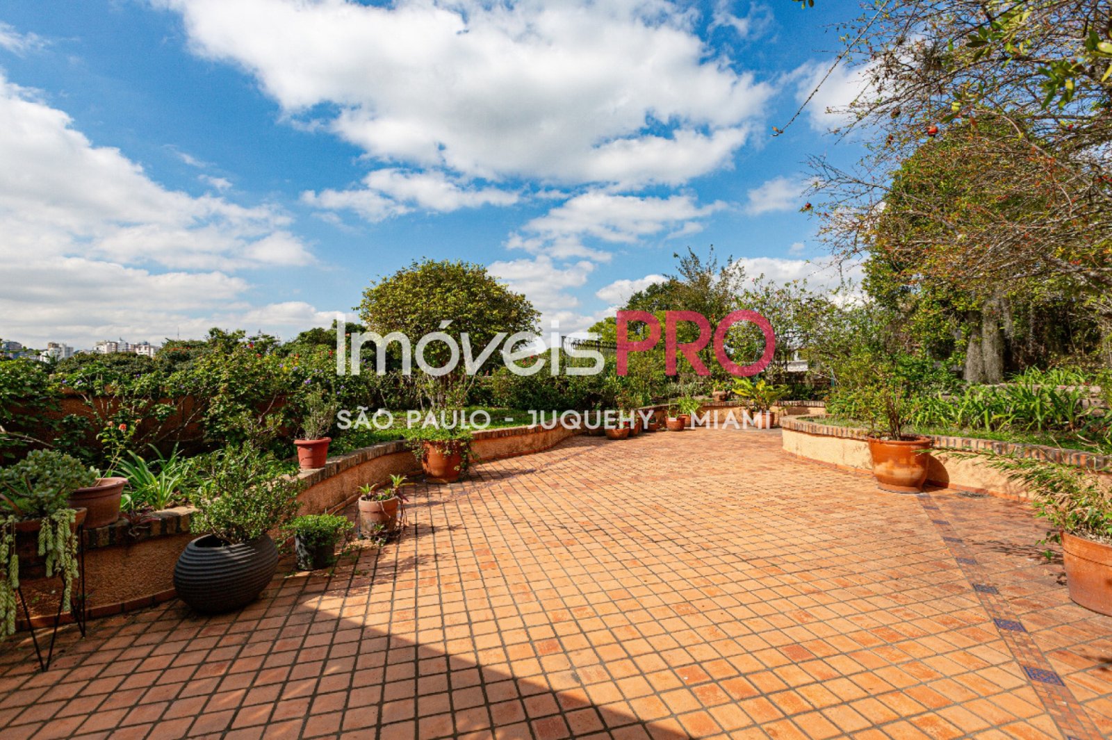 Foto :: https://assets.imoveispro.com.br/thumb/IP40609/condominio-venda-alto-de-pinheiros_IP40609_35_1920x1080.jpg?