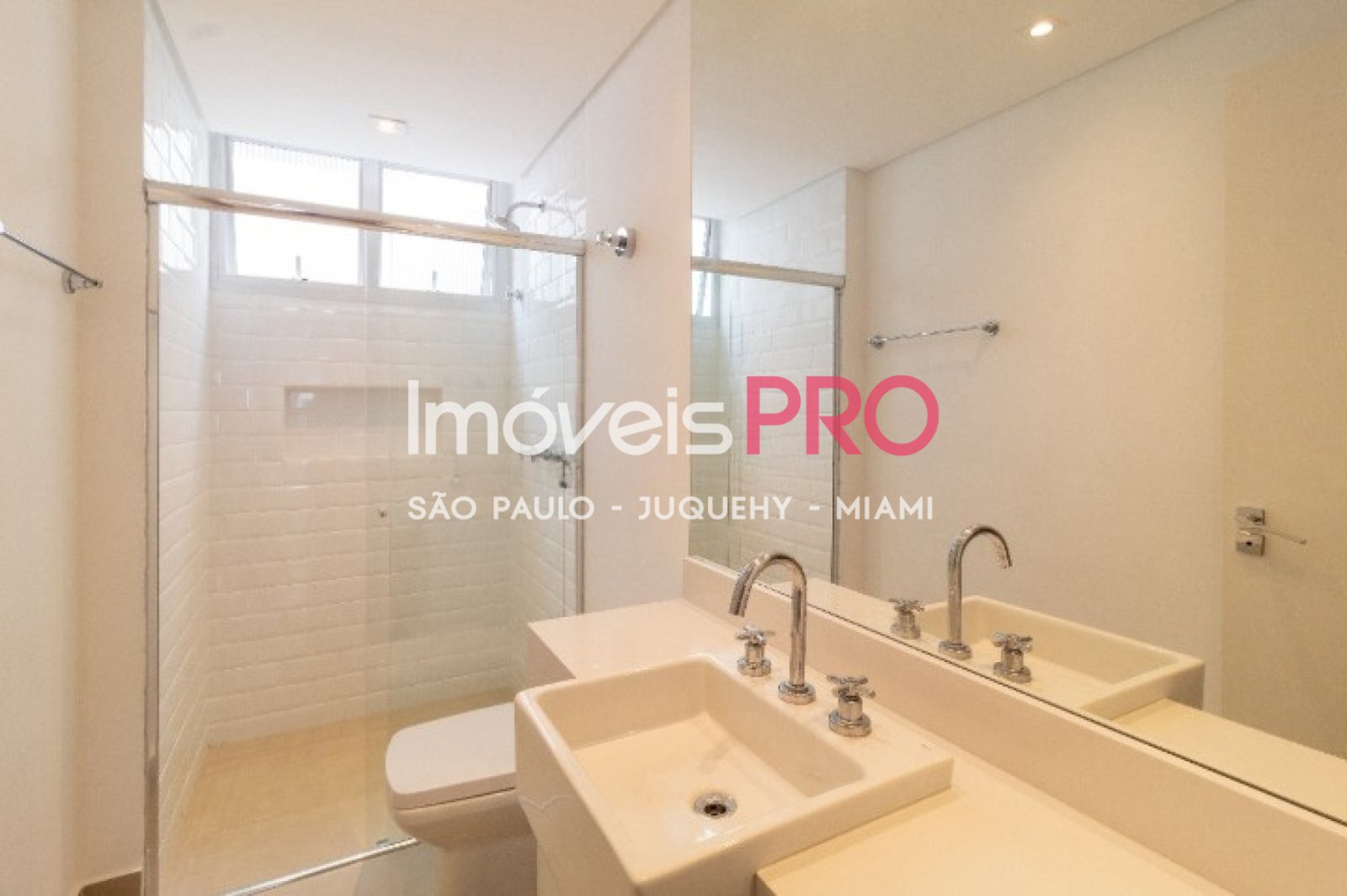 Foto :: https://assets.imoveispro.com.br/thumb/IP4061/apartamento-venda-itaim-bibi_IP4061_17_1920x1080.jpg?