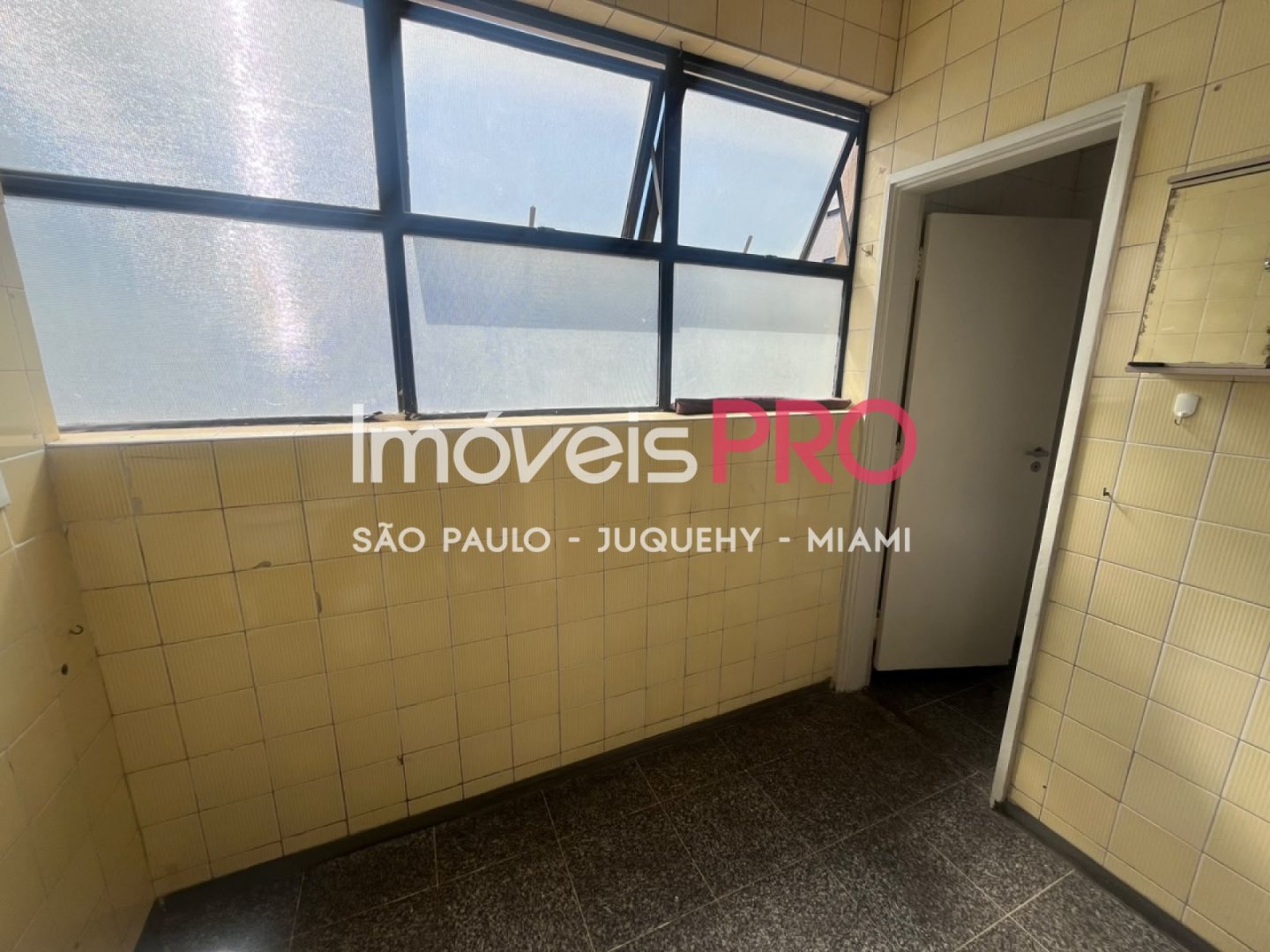 Foto :: https://assets.imoveispro.com.br/thumb/IP40610/apartamento-venda-moema-indios_IP40610_17_1920x1080.jpg?