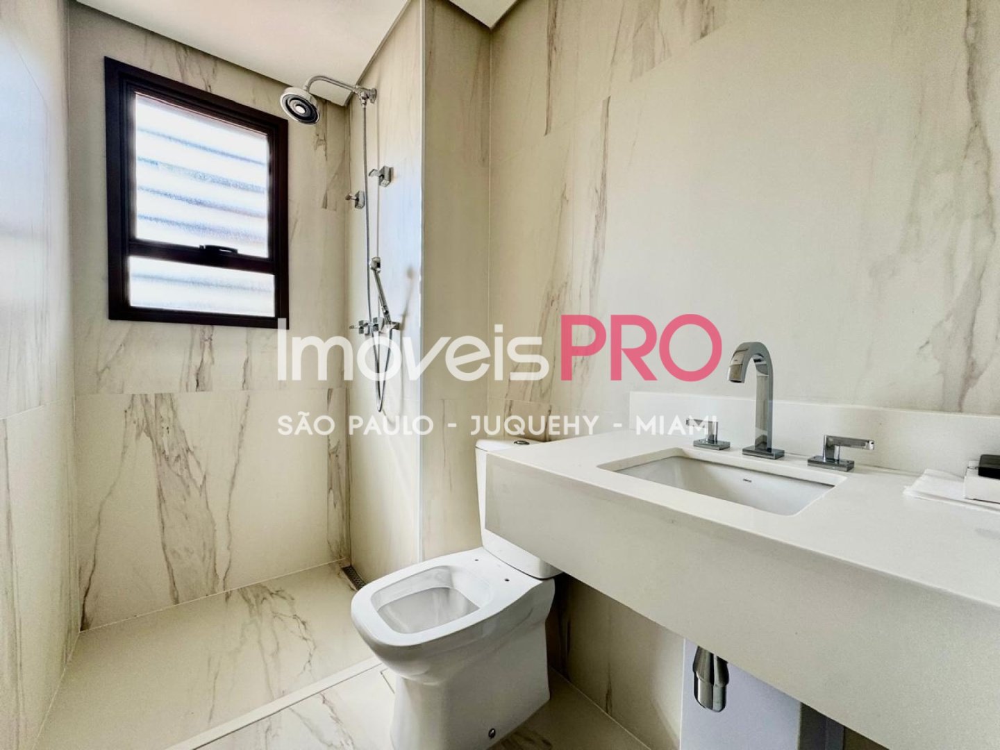 Foto :: https://assets.imoveispro.com.br/thumb/IP40612/apartamento-venda-moema_IP40612_11_1920x1080.jpg?