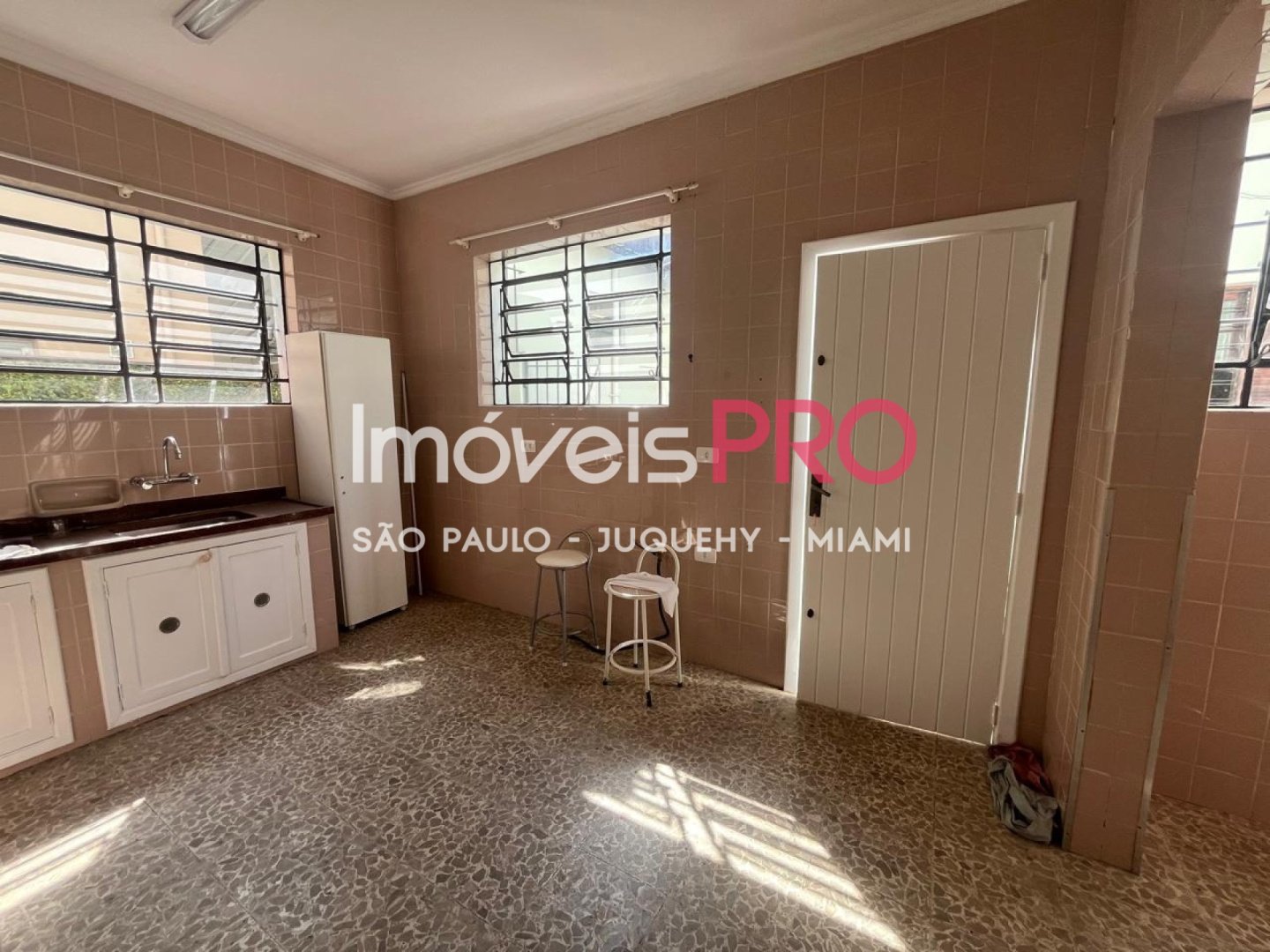 Foto :: https://assets.imoveispro.com.br/thumb/IP40613/casa-de-vila-venda-planalto-paulista_IP40613_11_1920x1080.jpg?