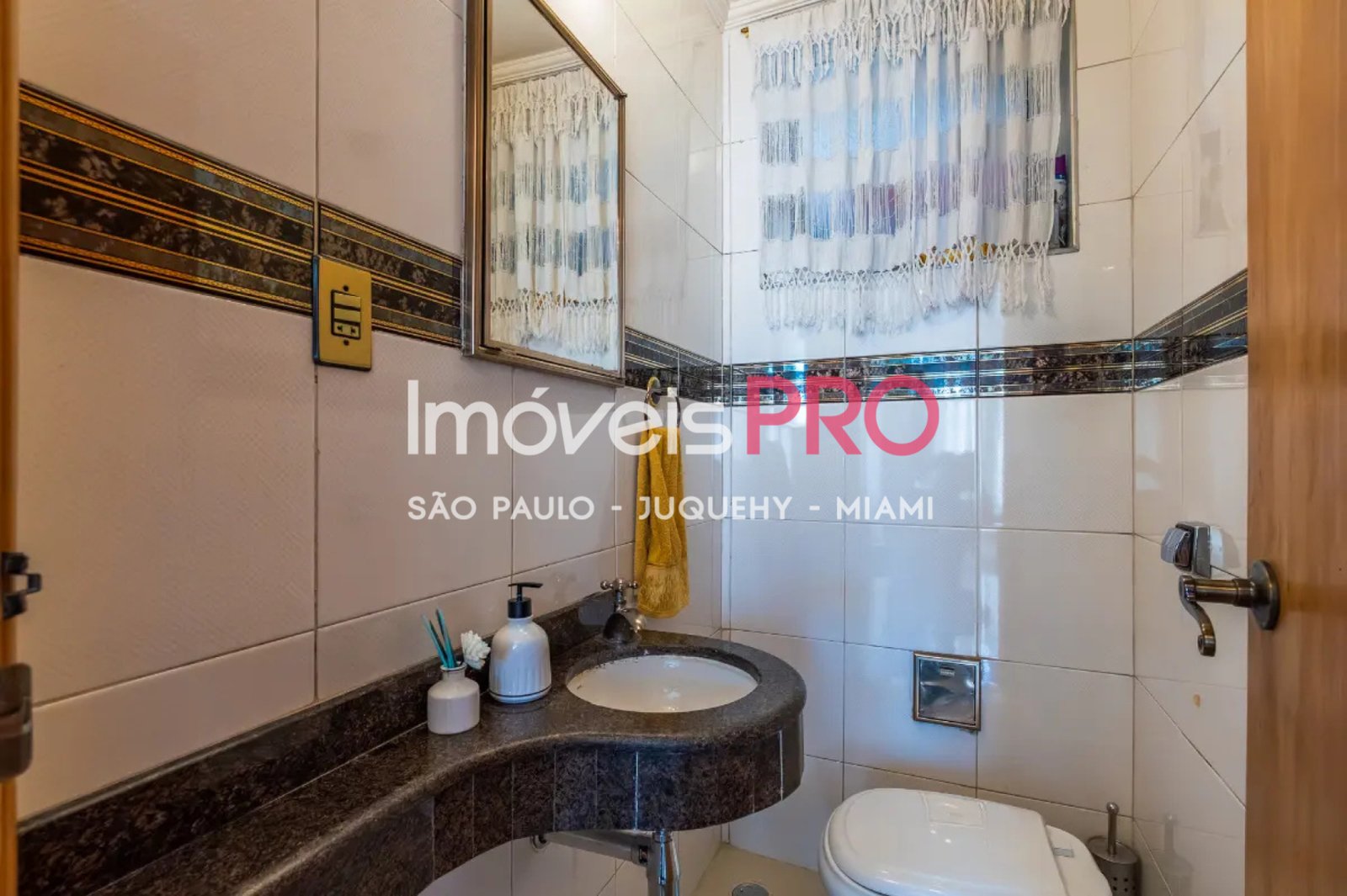 Foto :: https://assets.imoveispro.com.br/thumb/IP40617/casa-terrea-venda-brooklin_IP40617_11_1920x1080.jpg?