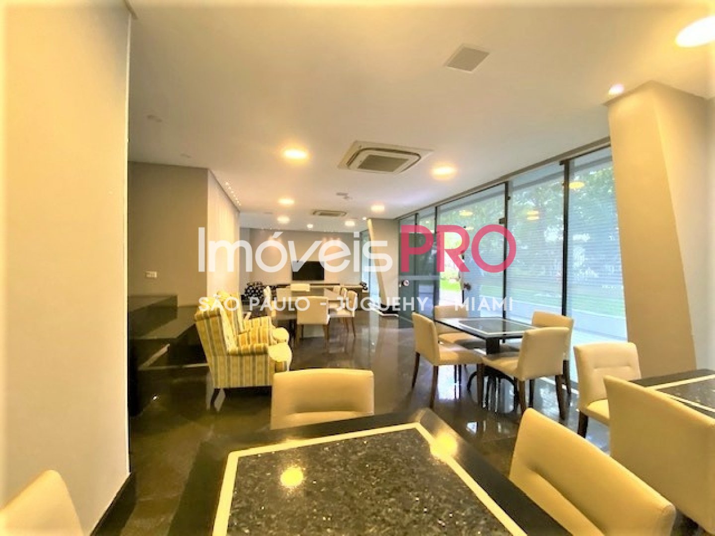 Foto :: IP40628