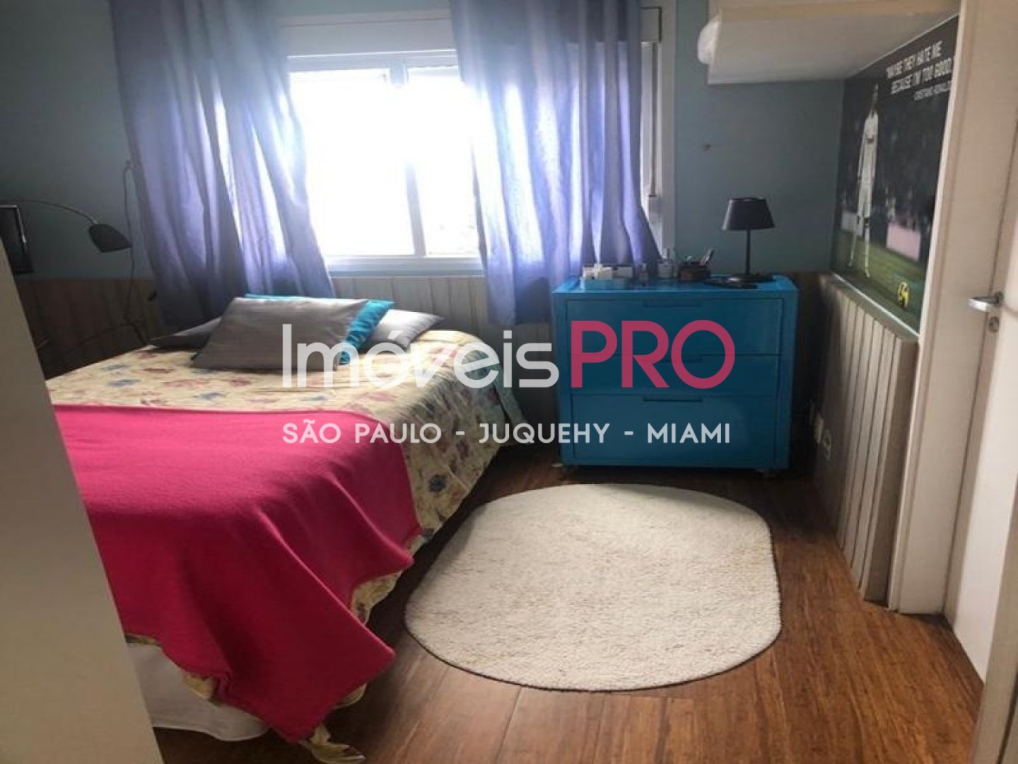 Foto :: IP40631