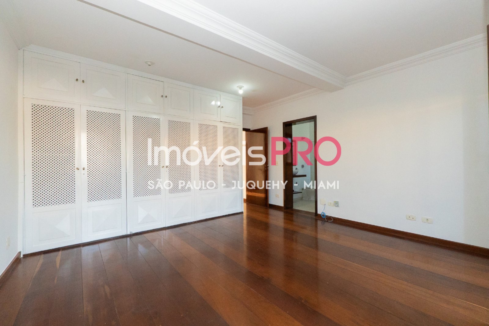 Foto :: https://assets.imoveispro.com.br/thumb/IP40632/casa-de-vila-venda-indianopolis_IP40632_35_1920x1080.jpg?