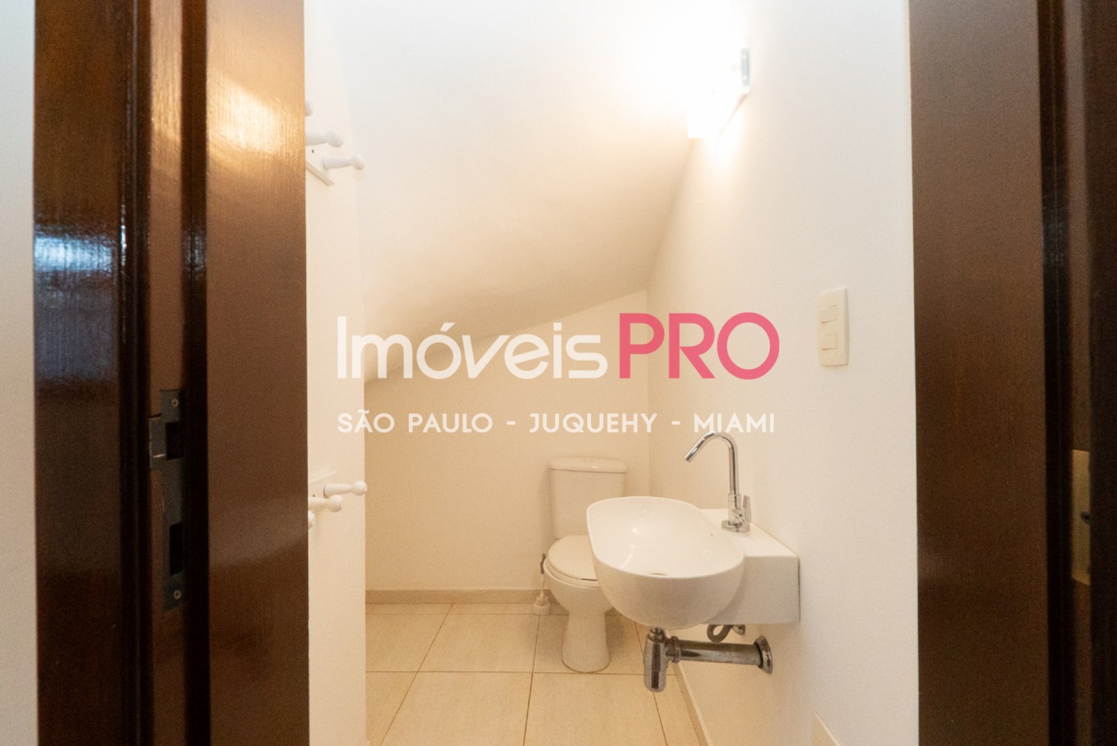 Foto :: IP40632