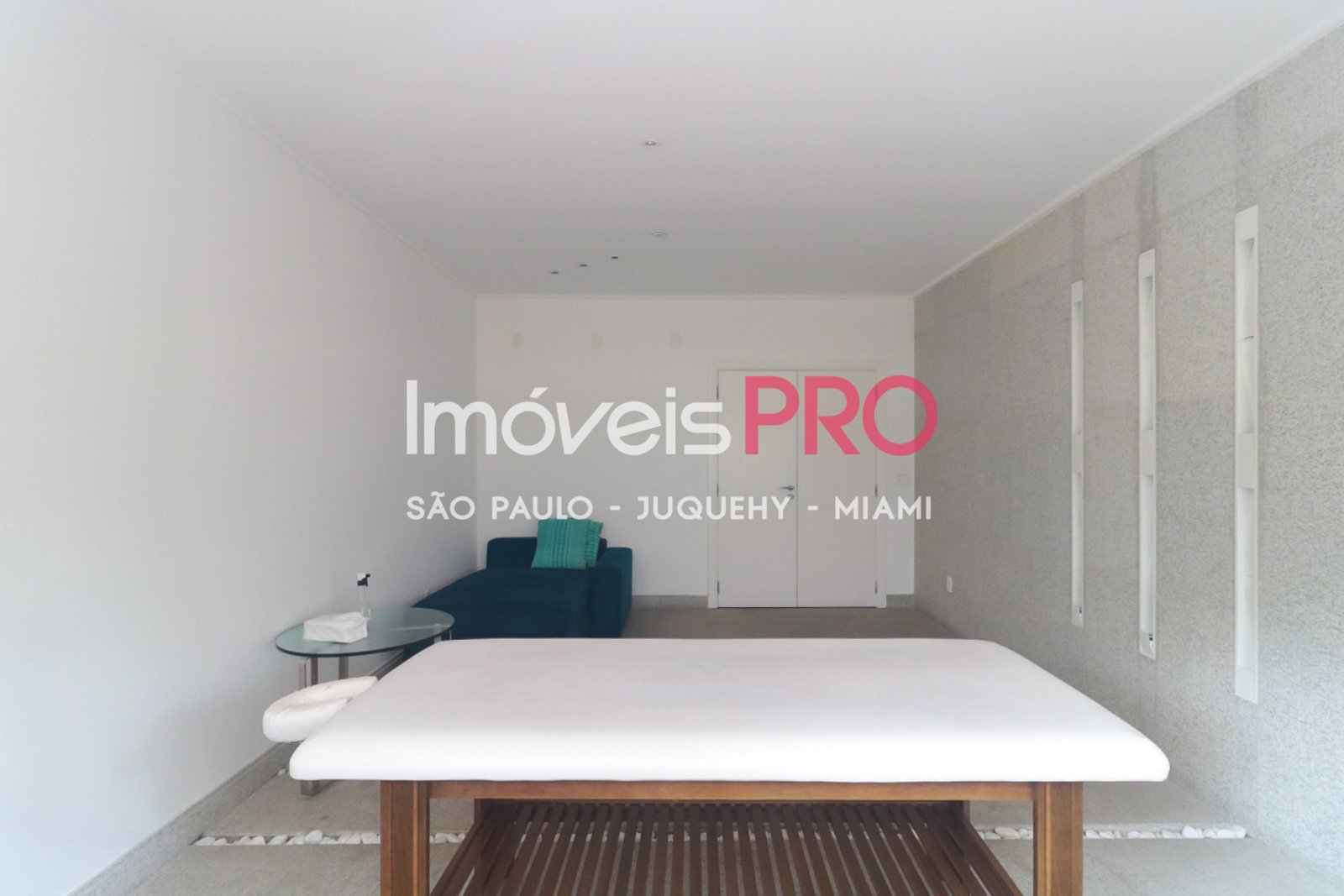 Foto :: IP40636