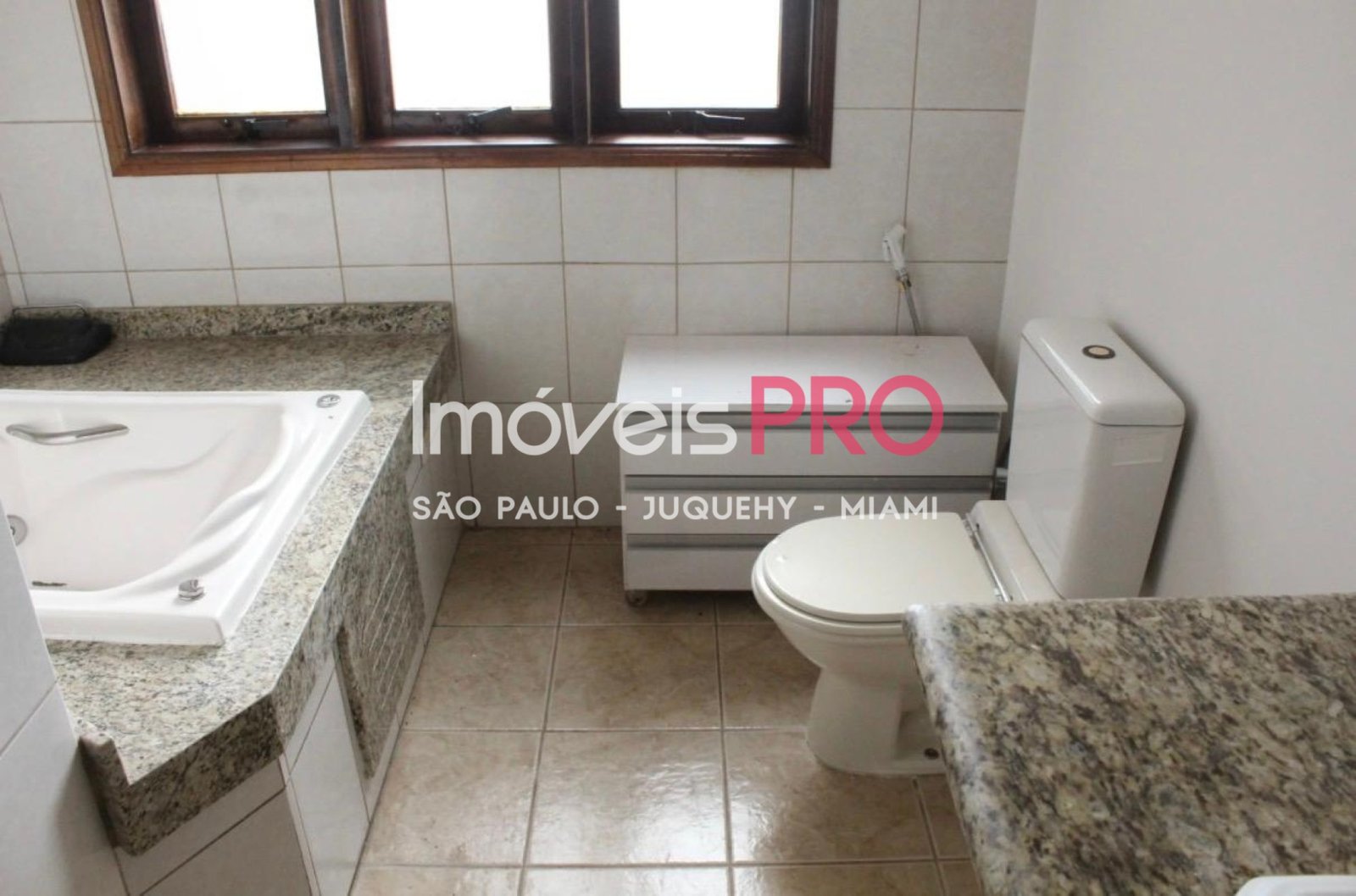Foto :: IP40644