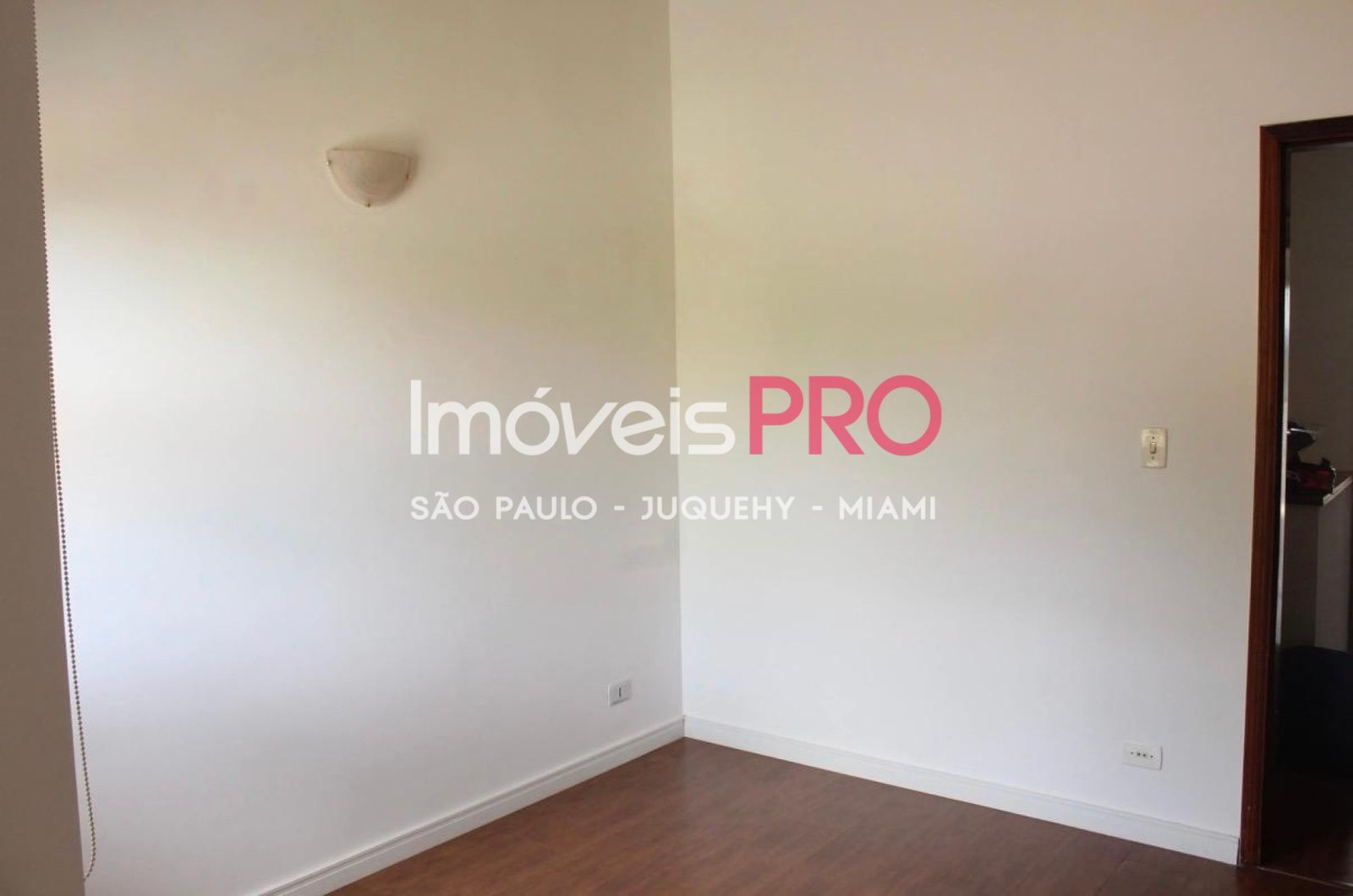 Foto :: IP40644