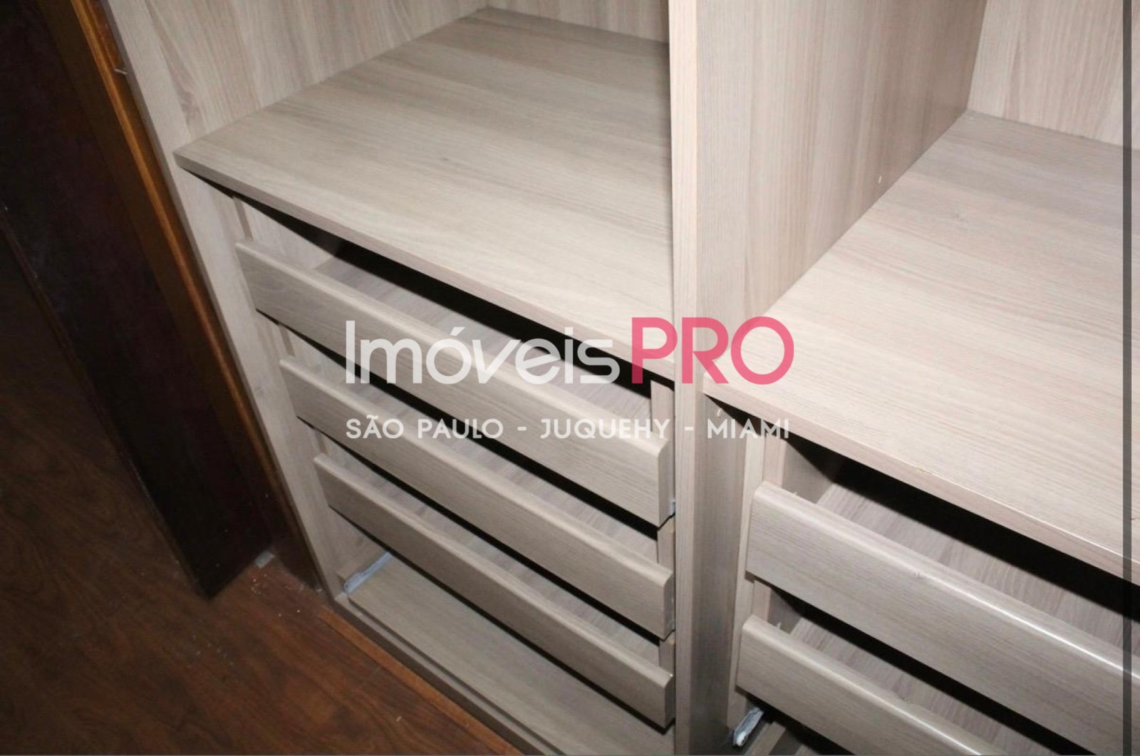 Foto :: IP40644