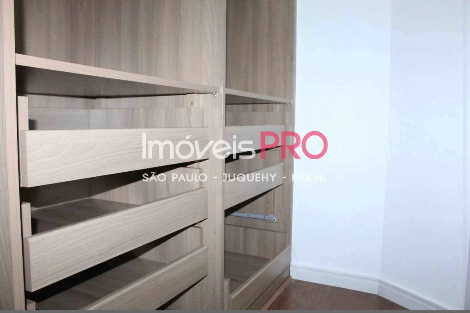 Foto :: IP40644