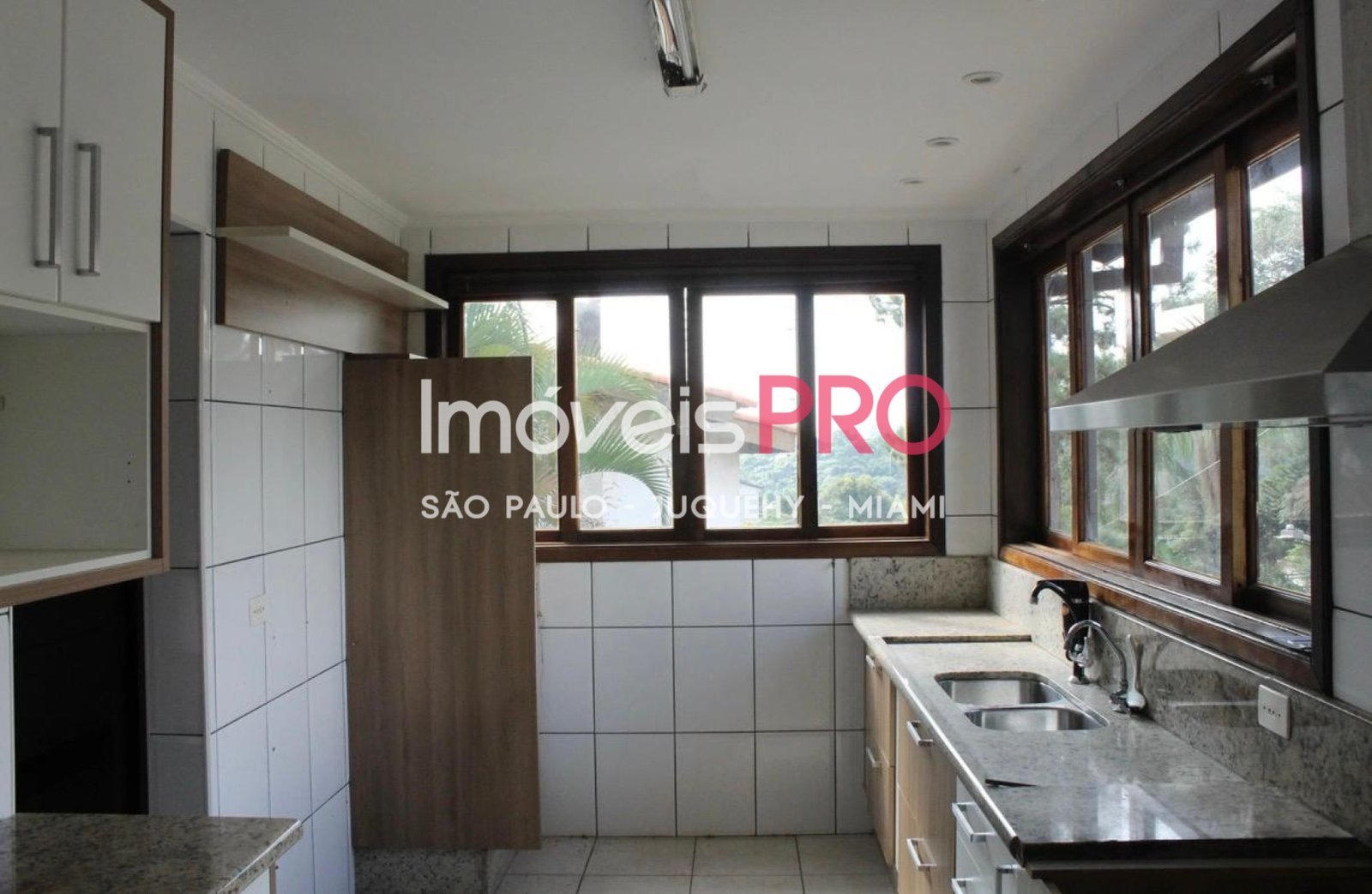 Foto :: IP40644