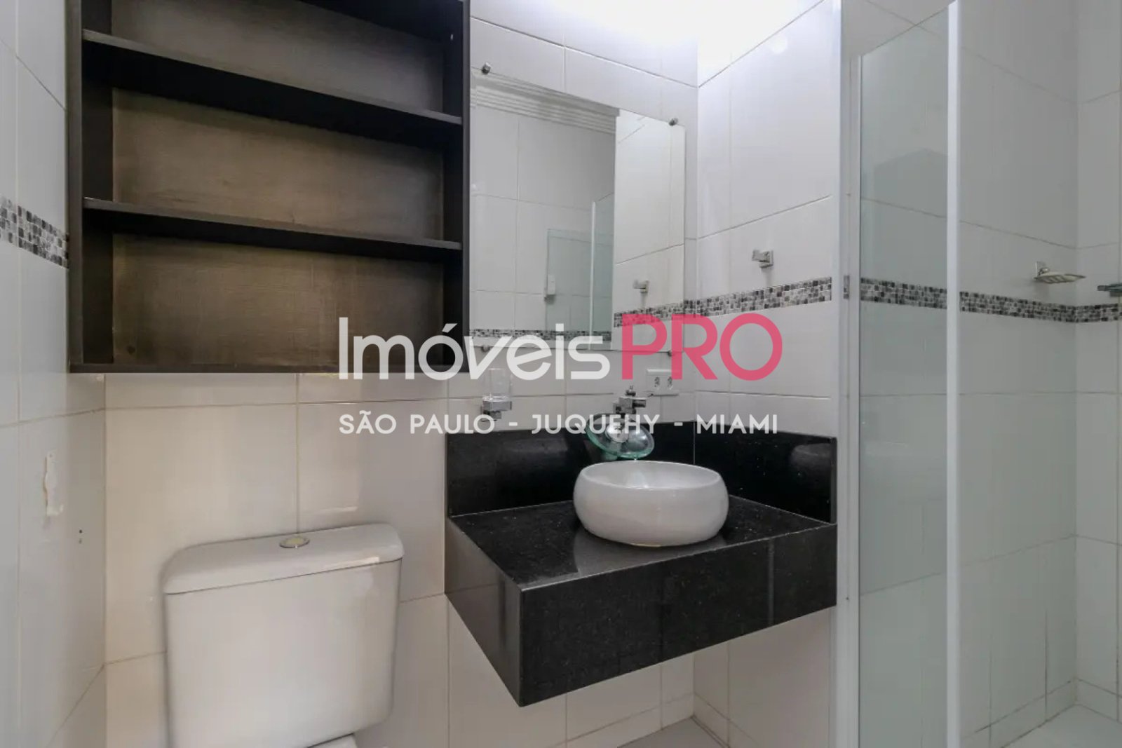 Foto :: https://assets.imoveispro.com.br/thumb/IP40654/apartamento-venda-itaim-bibi_IP40654_11_1920x1080.jpg?