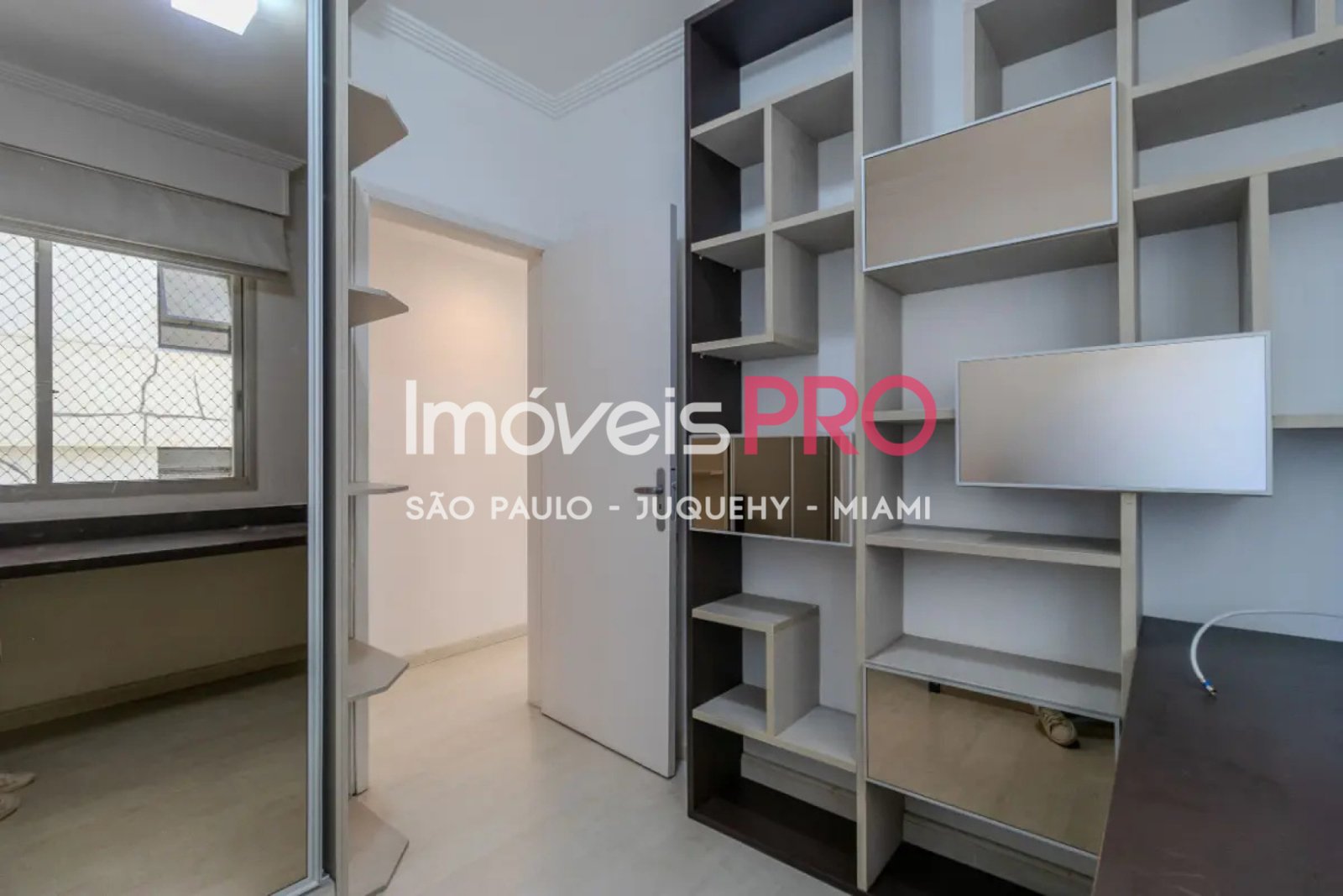 Foto :: IP40654
