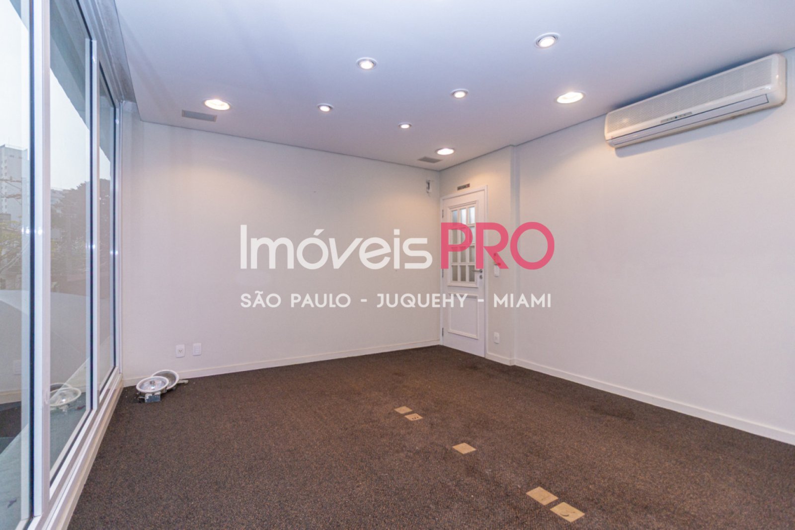 Foto :: IP40658