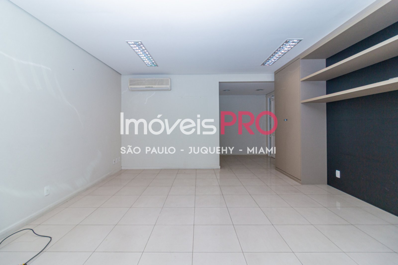 Foto :: IP40658