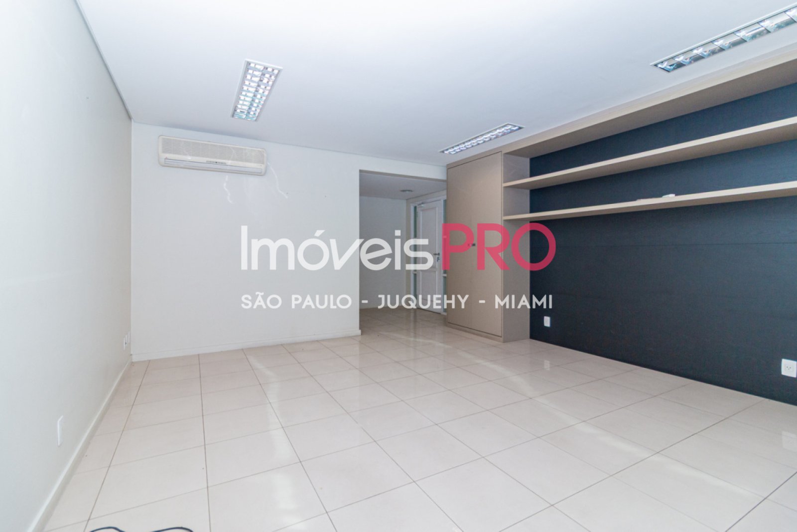 Foto :: IP40658