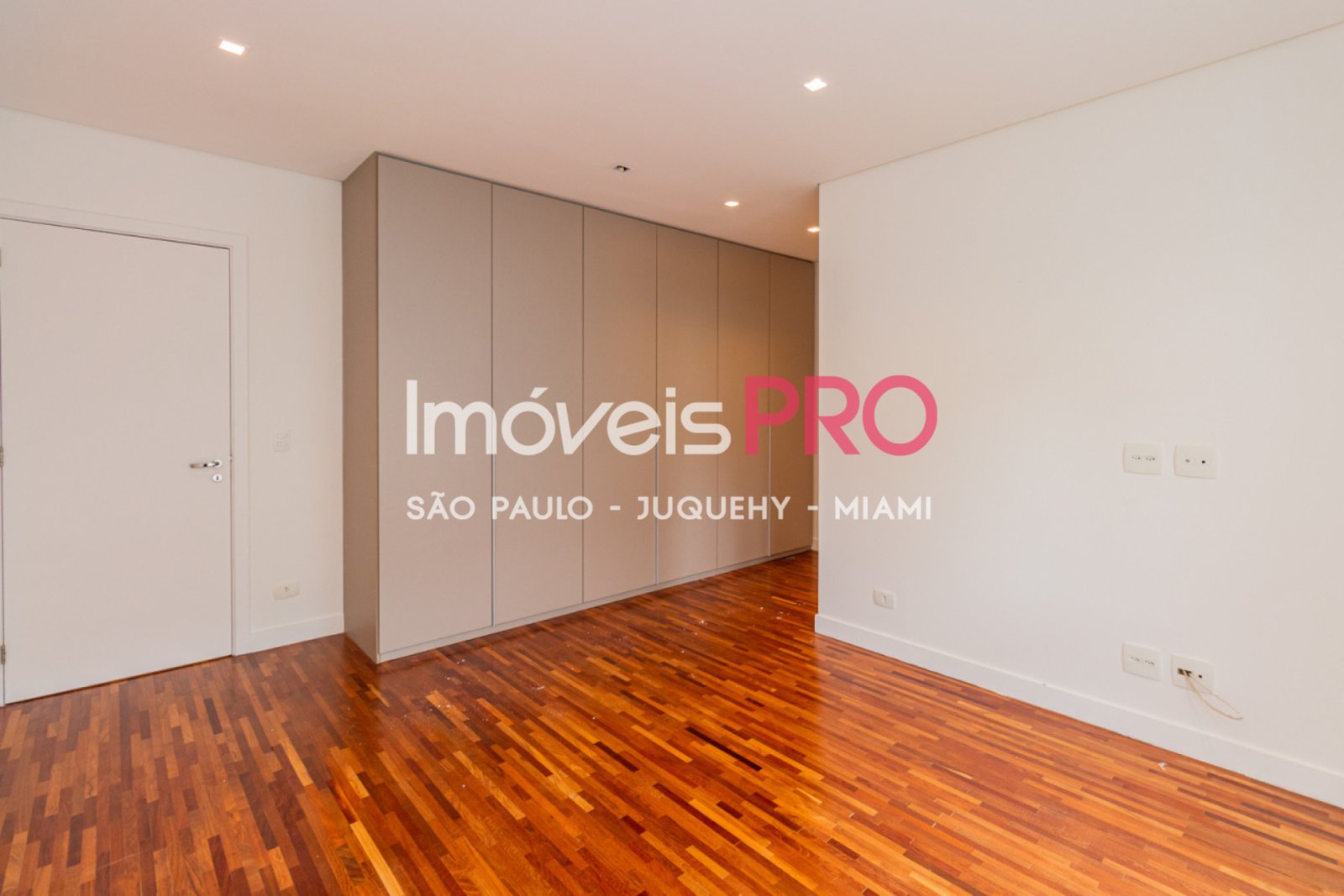 Foto :: https://assets.imoveispro.com.br/thumb/IP40659/condominio-aluguel-moema_IP40659_17_1920x1080.jpg?