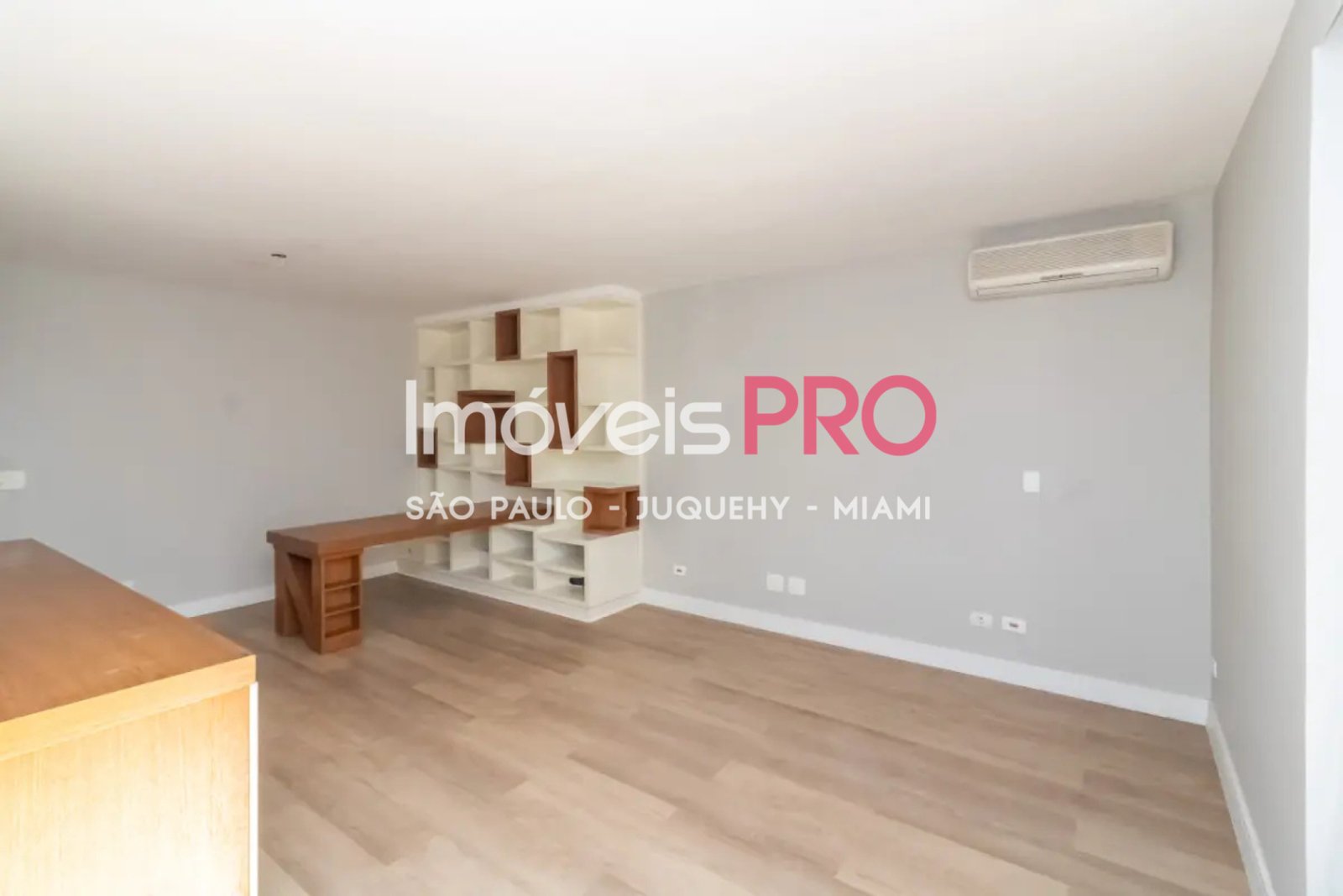 Foto :: https://assets.imoveispro.com.br/thumb/IP40662/triplex-venda-itaim-bibi_IP40662_11_1920x1080.jpg?