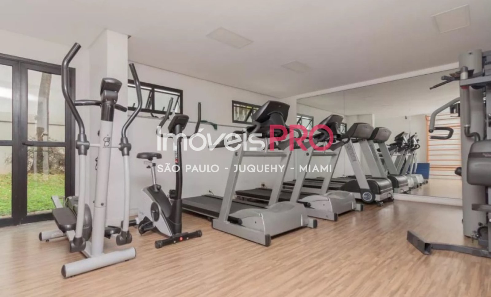 Foto :: https://assets.imoveispro.com.br/thumb/IP40662/triplex-venda-itaim-bibi_IP40662_23_1920x1080.jpg?